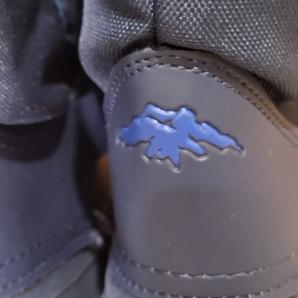 Tundra Quebec women's size 6, waterproof, made for Canadian winters, blue - Picture 10 of 10